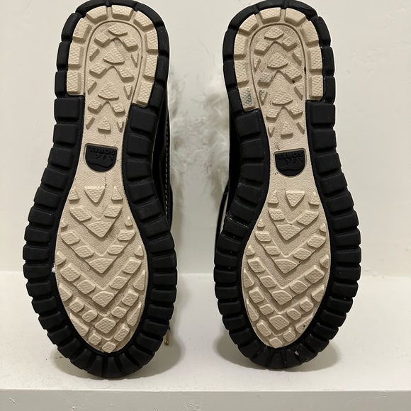 Sorel Winter Boots - Picture 3 of 4